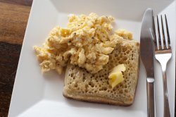 Square crumpet with scrambled eggs