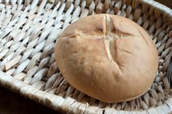 Round crusty cob loaf