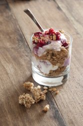 granola cereal with yogurt