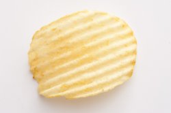 Single crinkle cut potato crisp or chip